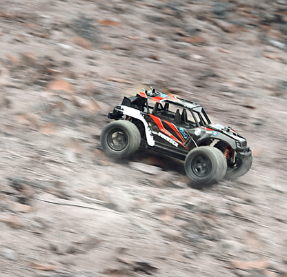 Coche RC Off-Road 1:18 Alta Velocidad – Carrocería PVC Resistente y 2.4GHz